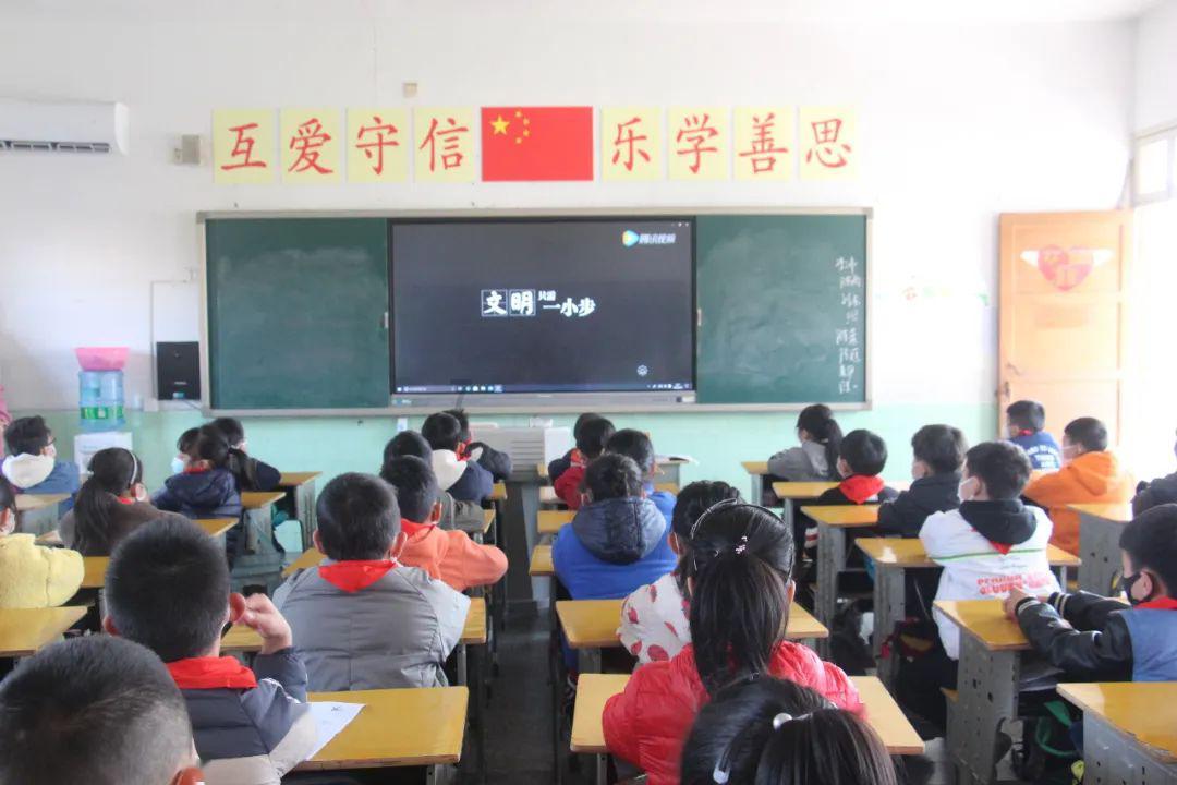 如果两个人观点不同有必要继续聊天吗 我试着跟这样的人聊天 结果只会生气